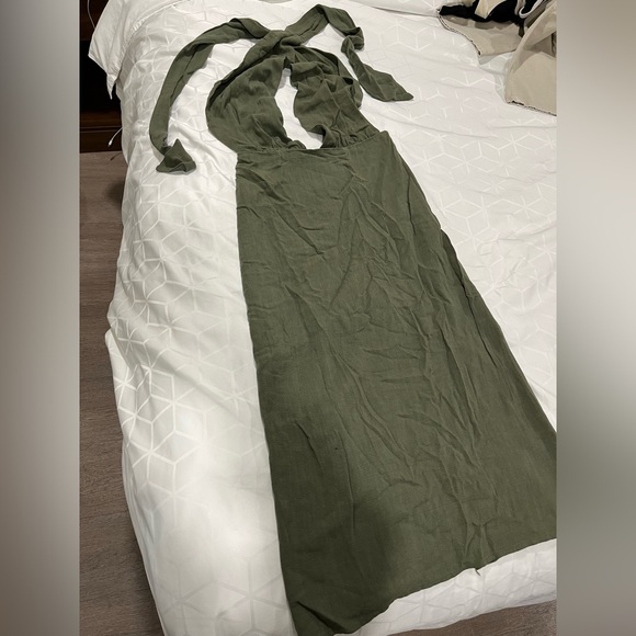 Super Sexy and Elegant dress - Picture 2 of 4